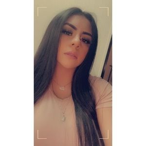 Meet your Posher, Eva